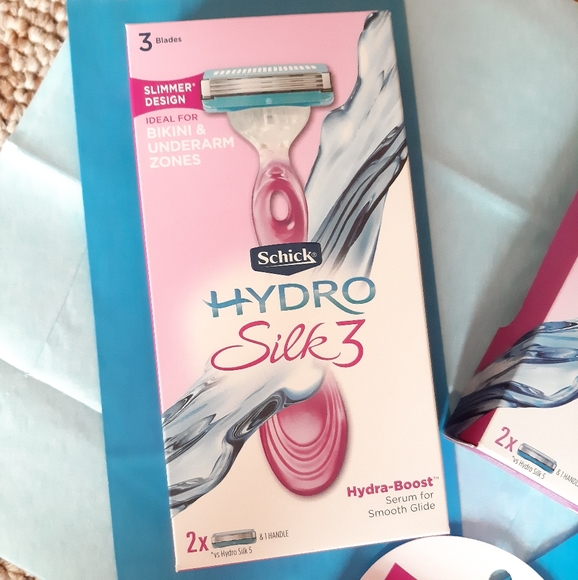 Schick Hydro Silk 3 Razor Bundle - Picture 9 of 16
